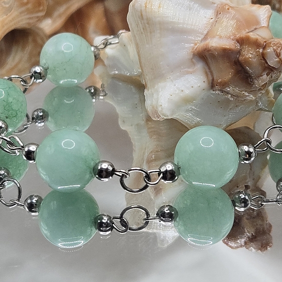 Elegant Handmade Jadeite Beaded Bracelet - Picture 8 of 11